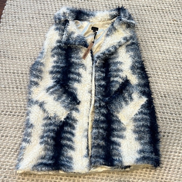 Coco + Carmen Sherpa Vest Blue White faux fur S/M - Picture 1 of 9